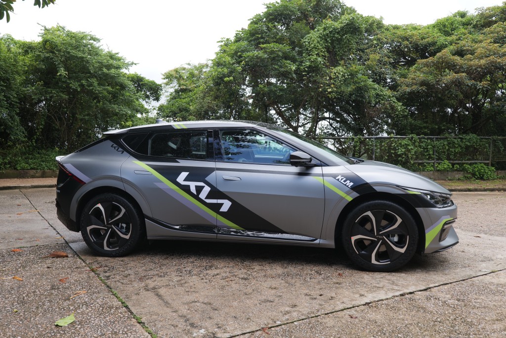 ●EV6車身長4.7米、軸距2.9米,屬中級房車尺碼。