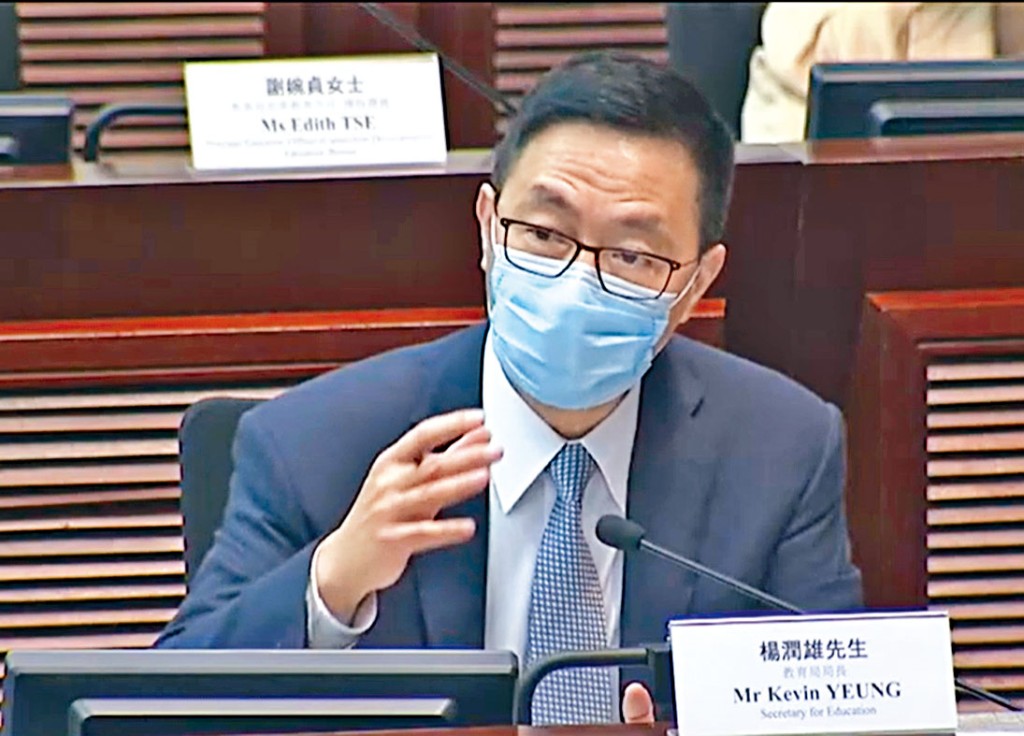 楊潤雄重申,當局爭取在新學年推出改革後的通識教育科課程,現時的高中生不受影響。