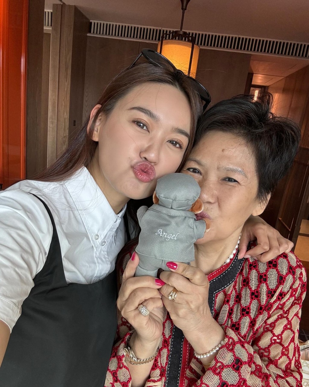 朱韵韵日前与妈妈到酒店staycation，庆祝母亲节。