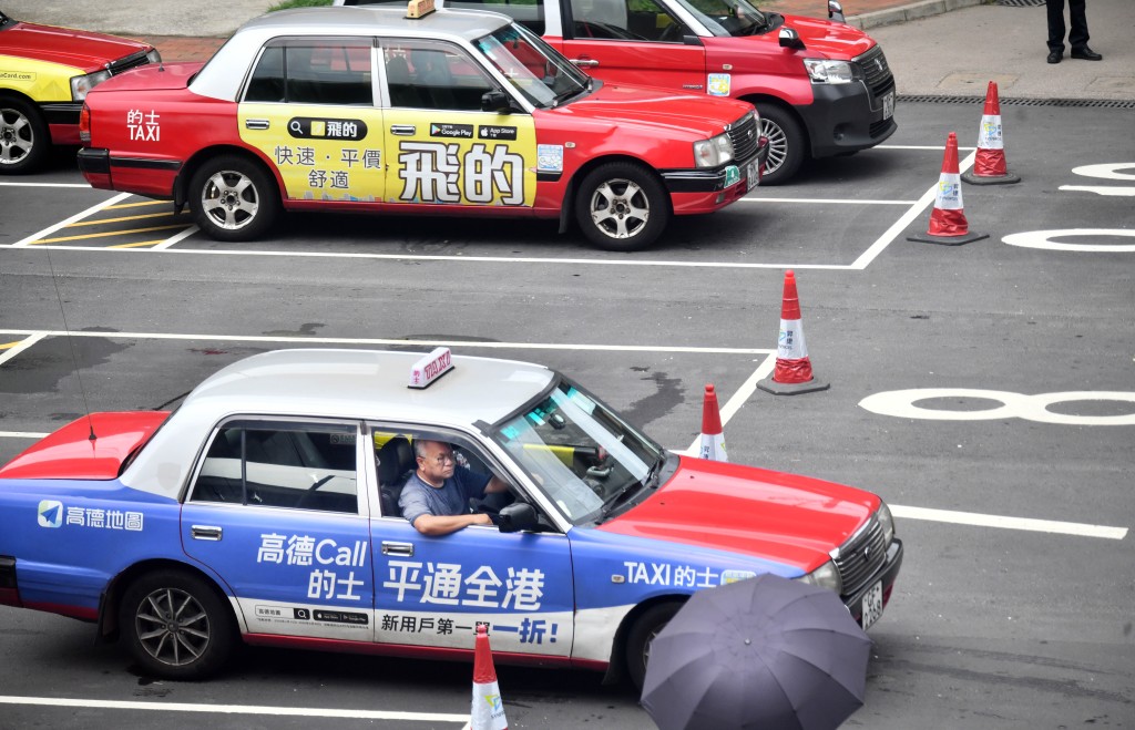規管網約車條例的大部分法律條文前日(3日)生效。 規管網約車條例的大部分法律條文前日(3日)生效。