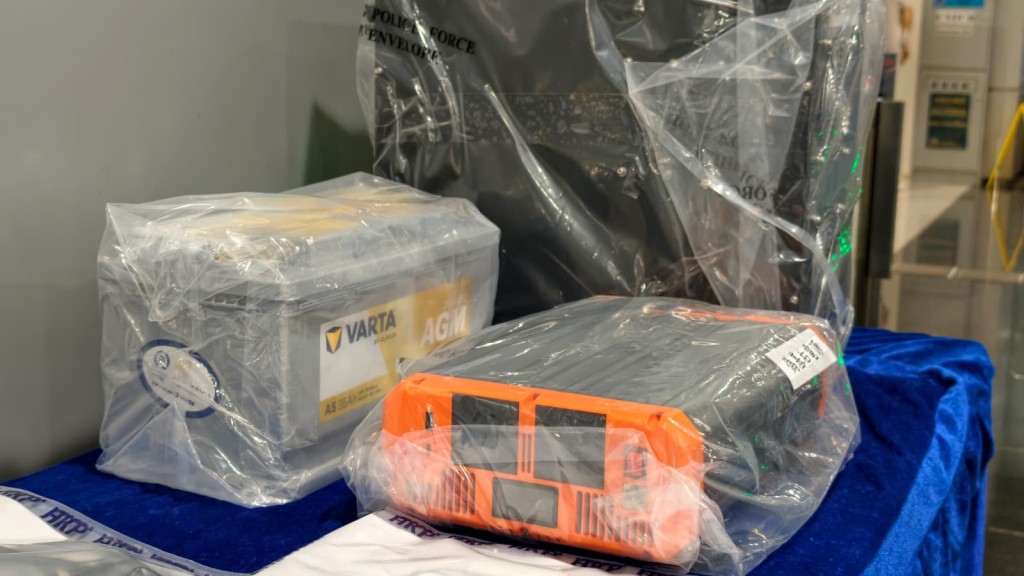 警方展示證物。黃文威攝 警方展示證物。黃文威攝