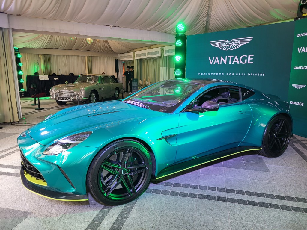 全新Aston Martin Vantage車身比上代擴闊了30mm。