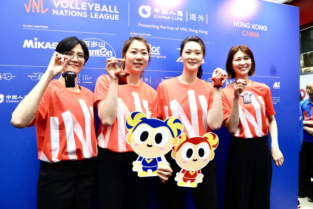 昔日女排名將(右起:木村沙織、惠若琪、楊珺菁、保琳婕)。徐嘉華攝 昔日女排名將(右起:木村沙織、惠若琪、楊珺菁、保琳婕)。徐嘉華攝