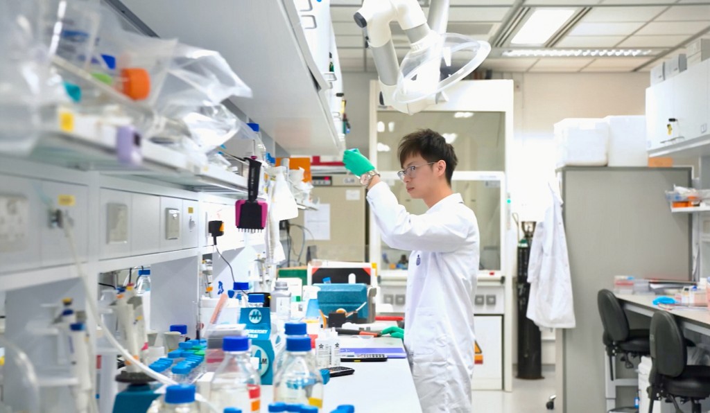 除了支持於北都大學城興建生命健康科技教研大樓外，馬會亦透過「賽馬會創科實驗室計劃」等項目，推動科研創新、吸引頂尖科研人才，並培育新一代創科力量。
