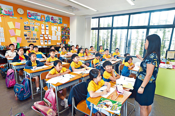 蔡若莲表示《指引》可帮助刚入行的教师自觉自律。资料图片