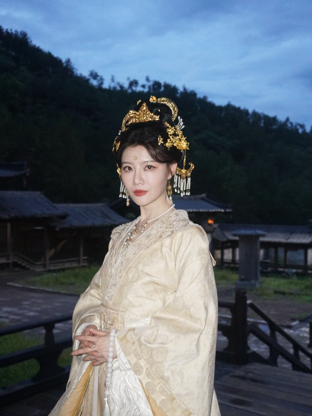 吳沚默在新劇中的古裝扮相被網民大讚美出新高度。