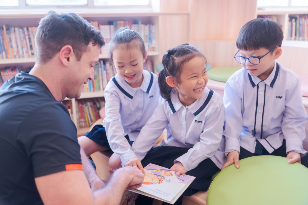 孩子培養閱讀英文書的習慣,能持續提升英文水平。(圖片來源:受訪學校提供) 孩子培養閱讀英文書的習慣,能持續提升英文水平。(圖片來源:受訪學校提供)