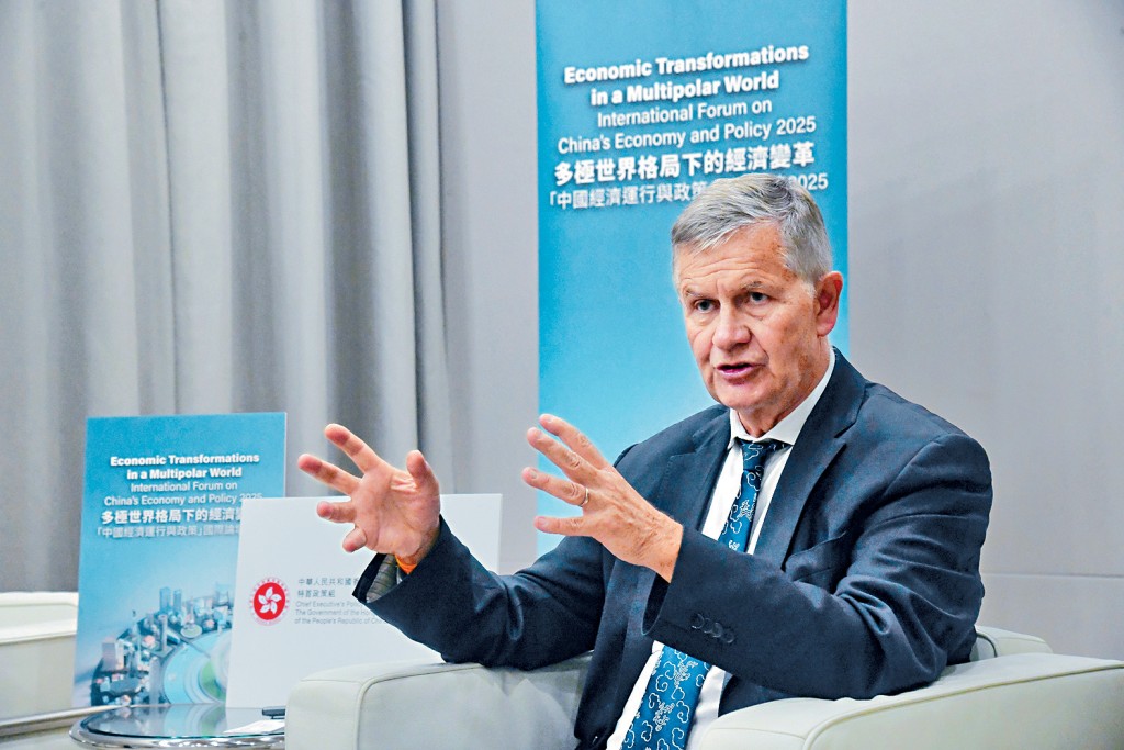 Erik Solheim展望未來十年，認為中國到2030年或佔全球製造業45%。