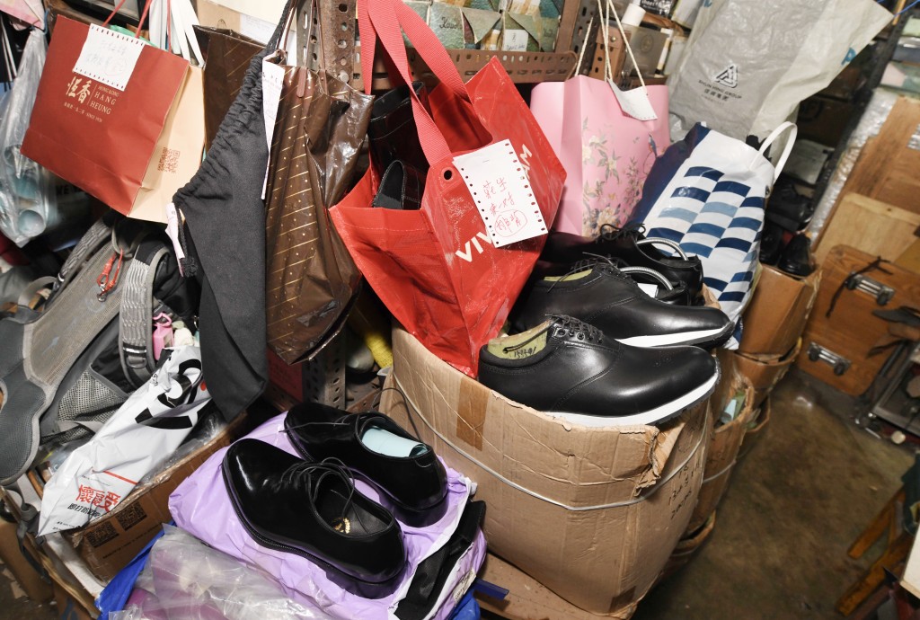 一雙高和皮鞋訂價約一萬港元,鱷魚皮等特殊材質則五萬港元起。 一雙高和皮鞋訂價約一萬港元,鱷魚皮等特殊材質則五萬港元起。