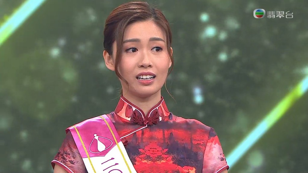 6號李芷晴因拍《愛·回家之開心速遞》中，於劇中飾演香港島大學學生「Fanny」一角而受到注目。