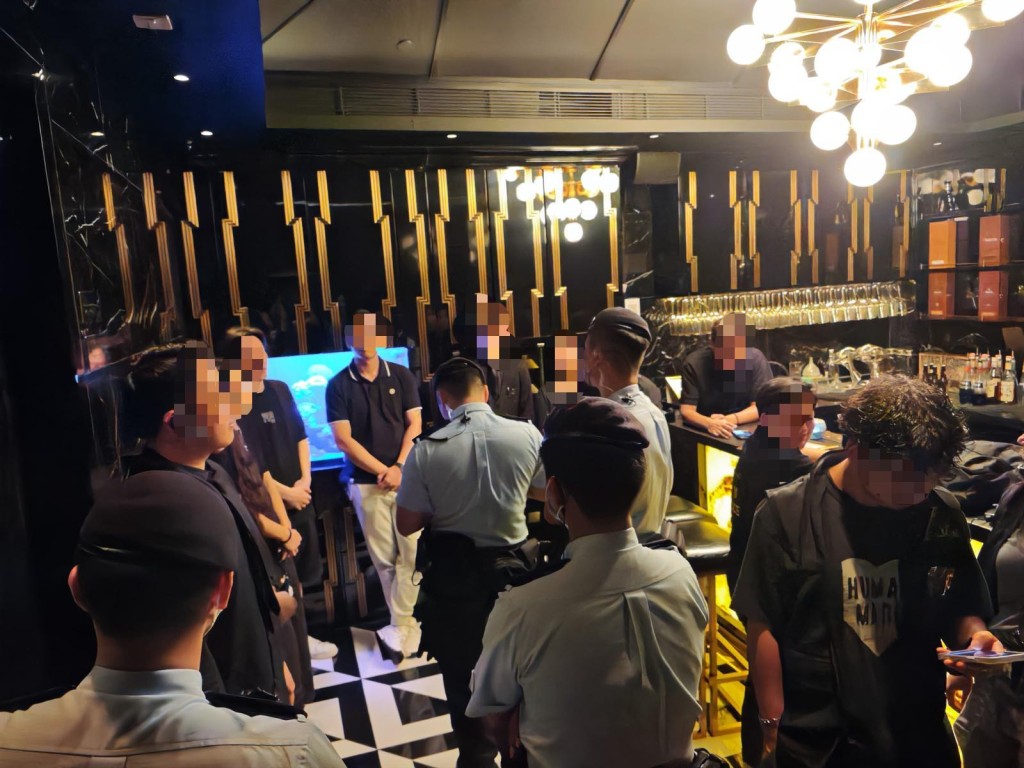 警方全港大反黑 一晚拘82人包括犯罪集團主腦及骨幹 檢$900萬。警方圖片