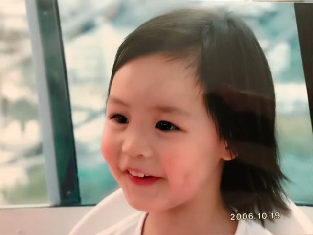 刘秀盈小时候很可爱。