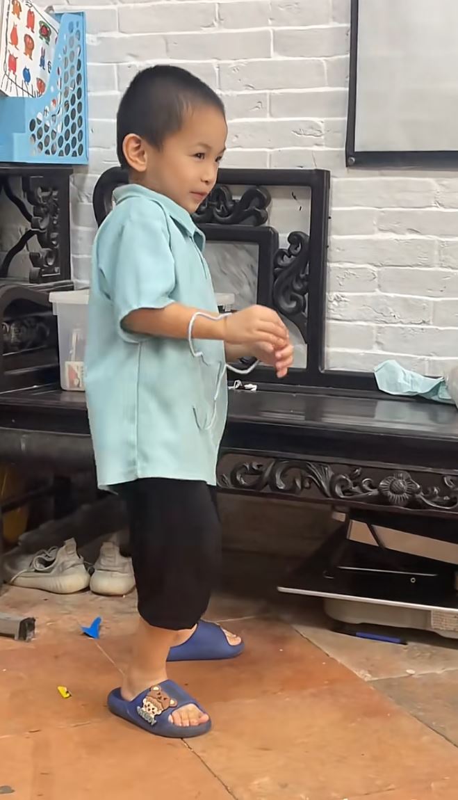 黃女士小兒子僅4歲半。