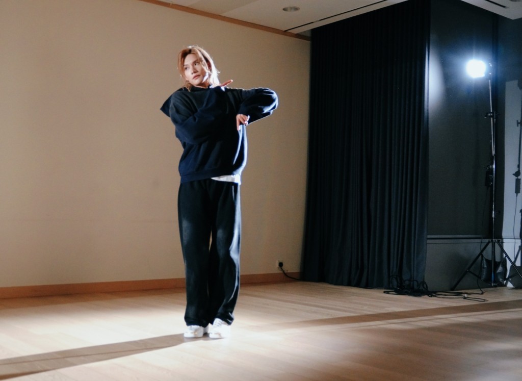 Jeremy第一次与Wyman合作，炮制年度压轴单曲《没人看见的星》。