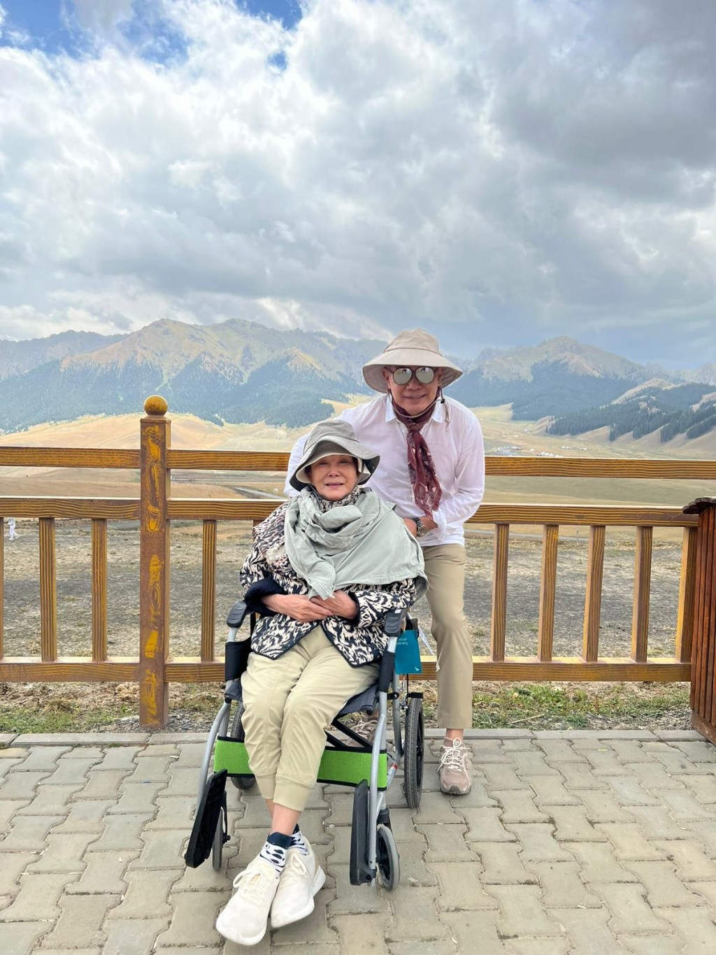 謝偉俊早前又與白韻琹外出旅行。 謝偉俊早前又與白韻琹外出旅行。