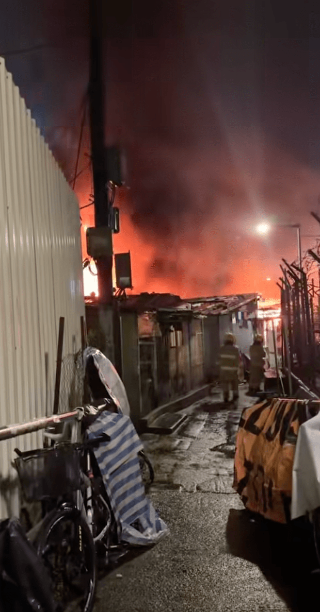 粉嶺靈山村鐵皮屋起火 5旬漢證實死亡。 fb@北區之友 Friends of North District (上水、粉嶺、沙頭角和打鼓嶺)