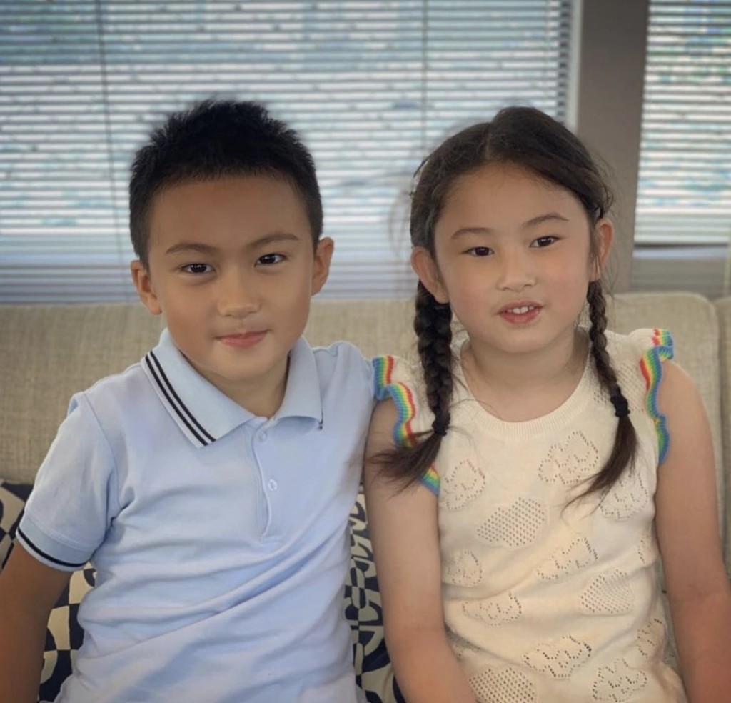 6歲的梁浸浸樣子似足媽咪，非常可愛。
