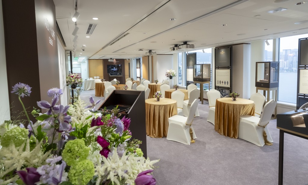 是次百達翡麗計時錶展,展覽場地選址可飽覽維港美景的品牌辦公大樓內。 是次百達翡麗計時錶展,展覽場地選址可飽覽維港美景的品牌辦公大樓內。