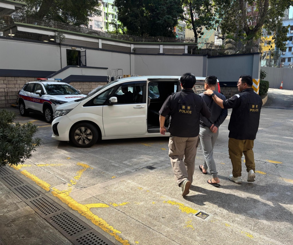 警方拘捕兩名內地男子。警方提供