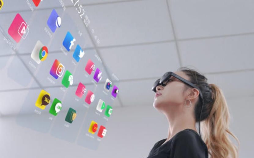 「U+ Real Glass」重量僅 88 公克。