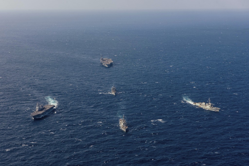 「列根號」日前在濟州東南對開的東海海域，聯同日韓軍艦進行聯合訓練。美聯社