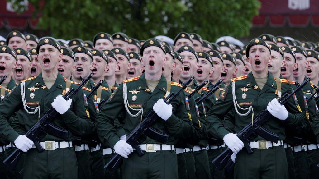 俄罗斯士兵出席红场阅兵式。 路透社