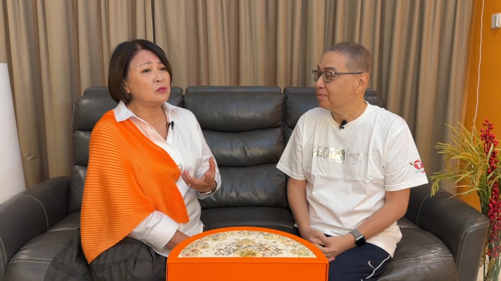 黃淑儀澄清與汪明荃半世紀恩怨,公開拍《書劍恩仇錄》受傷真相。 黃淑儀澄清與汪明荃半世紀恩怨,公開拍《書劍恩仇錄》受傷真相。