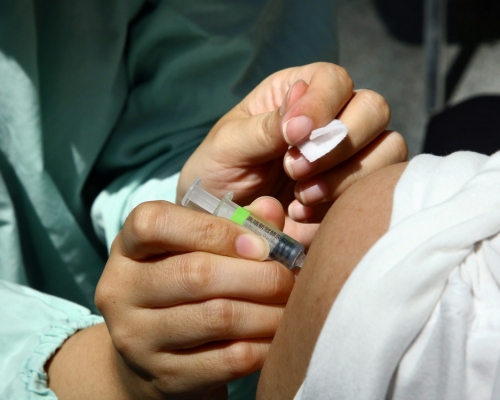 新北市一男子接種高端疫苗後4天不治。路透社資料圖片，非涉事人