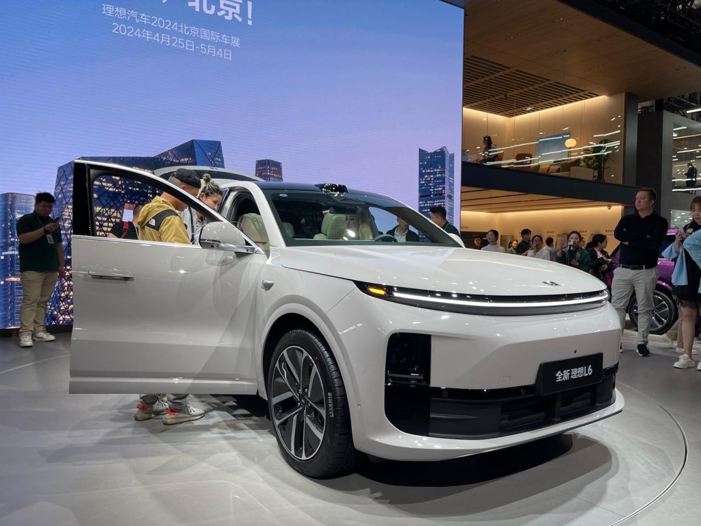 全新理想L6首次在北京車展公開展出。
