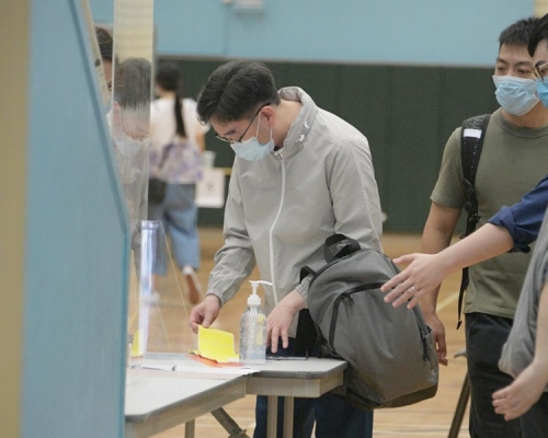 高永文排頭位。