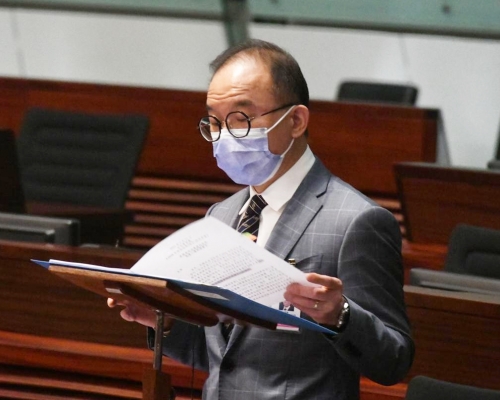 政制及內地事務局局長曾國衞。