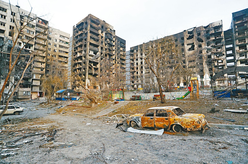 乌克兰东南部港口城市马里乌波尔，被俄军攻击及围困多天，多座大楼严重损毁。