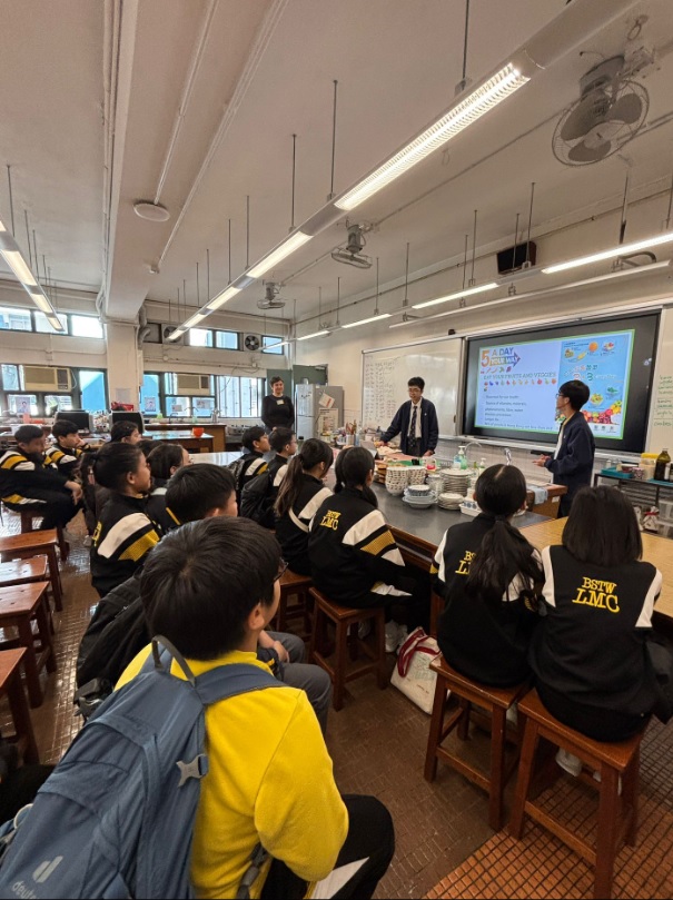 小六學生到訪浸信會呂明才中學參與「校園體驗活動」，早一點感受中學生活。（圖：學校網頁）