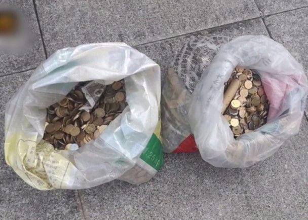 交通警最後花2小時執錢。網上圖片