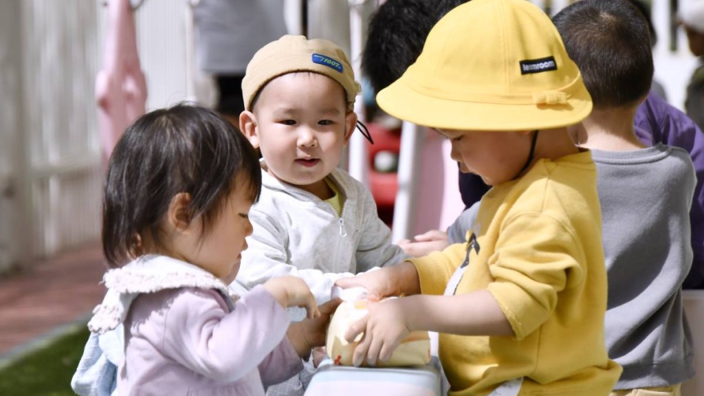 內地7月底公布育兒補貼方案,3歲以下每孩每年¥3600。新華社 內地7月底公布育兒補貼方案,3歲以下每孩每年¥3600。新華社