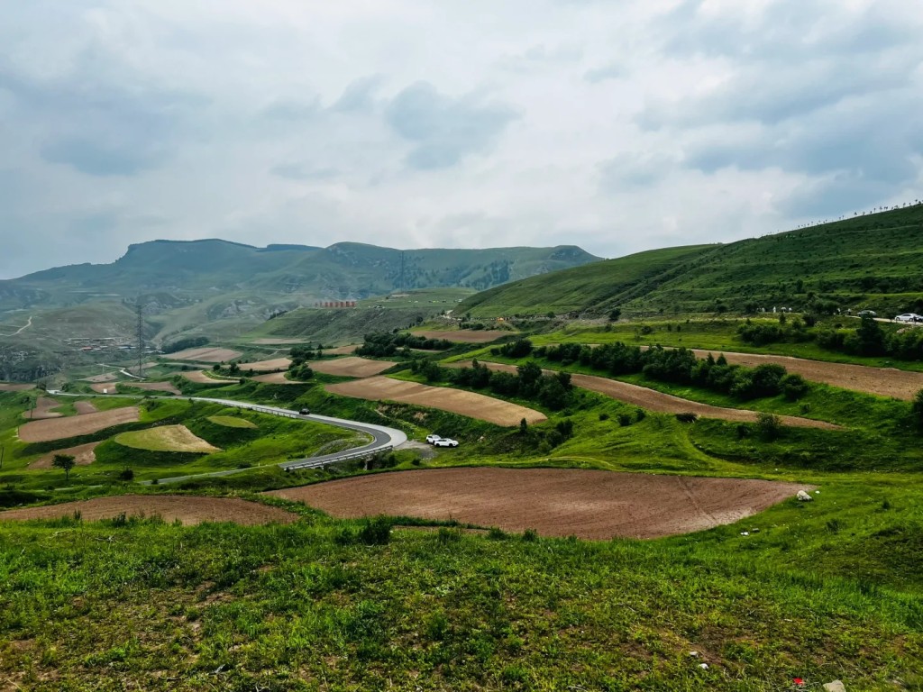河北蔚縣麻田嶺被稱為「京津冀阿勒泰」，是當地的網紅新景點。小紅書