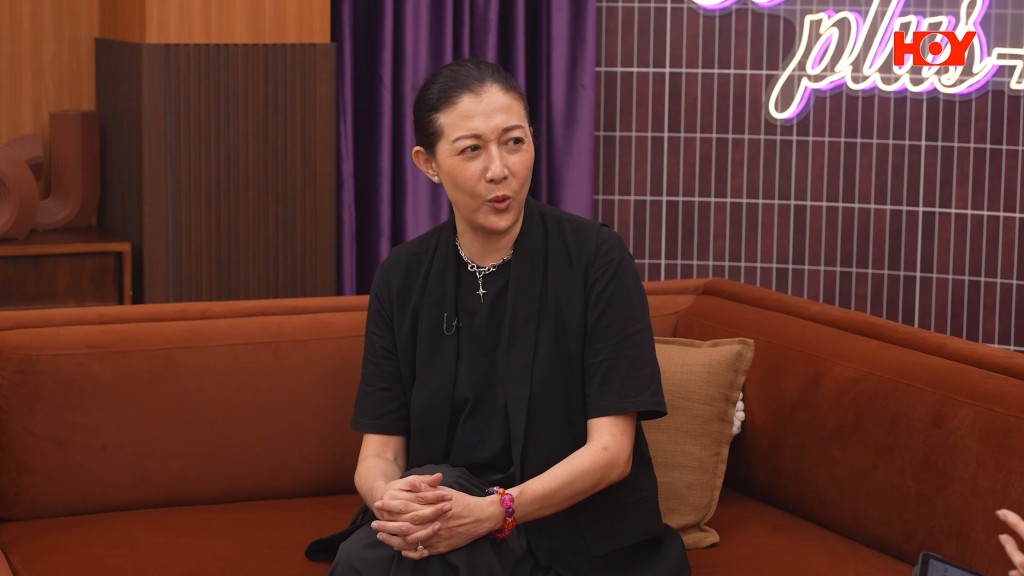 1990年亞洲小姐冠軍吳綺莉（Elaine）近日作客由伍詠薇（伍姑娘）與李凱賢主持的訪談節目《九運會客室2》，大爆當年選美秘聞。