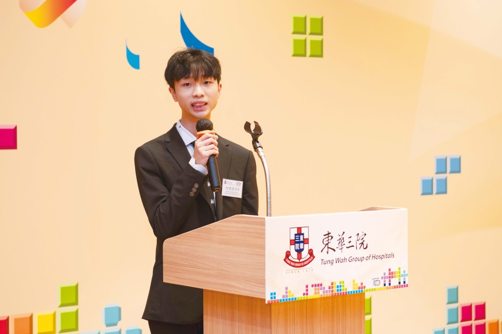 得獎者何家傑同學將打機思維轉為學習動力，並感謝獎學金讓他有機會到海外交流。