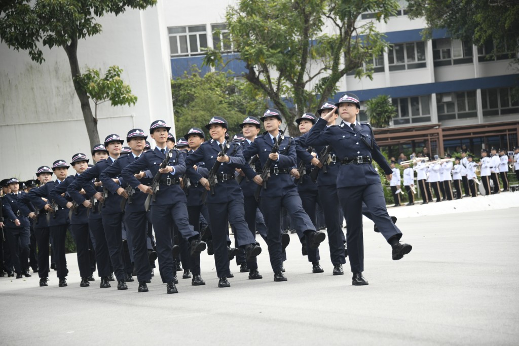 香港警察学院今（23日）举行结业会操，共192人毕业。杨伟亨摄