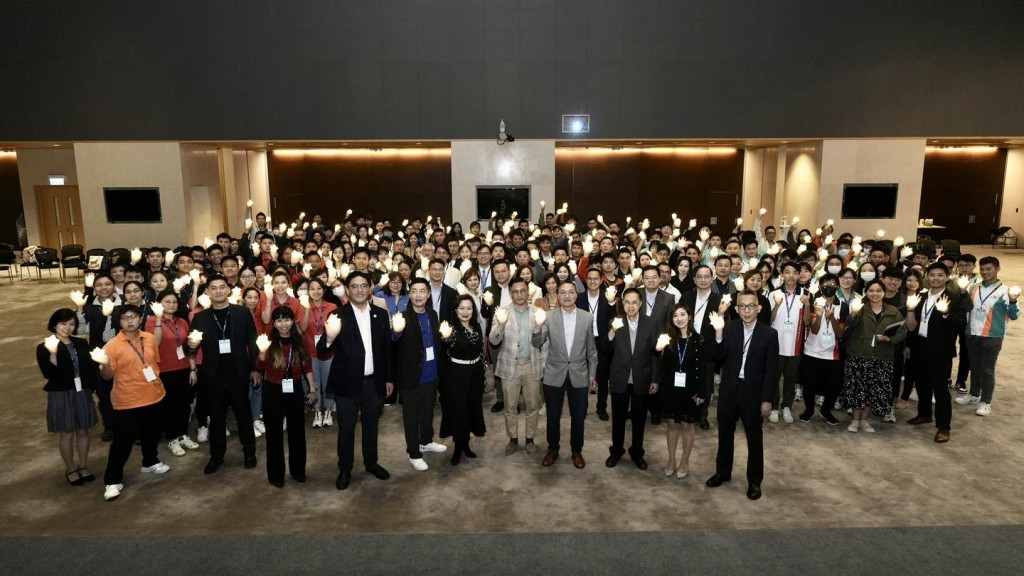 自2023年11月啟動的「法治教育領袖培訓計劃」至今已培訓約380名學員。林定國FB 自2023年11月啟動的「法治教育領袖培訓計劃」至今已培訓約380名學員。林定國FB