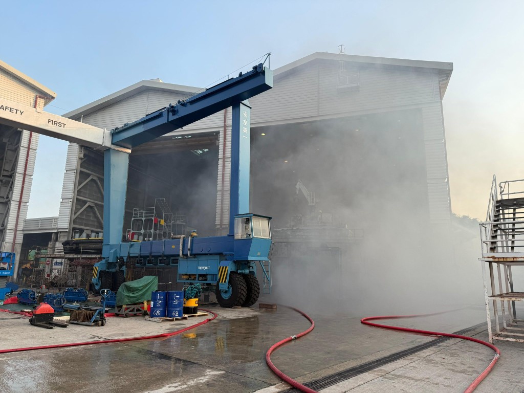 消防拖喉灌救。消防處圖片