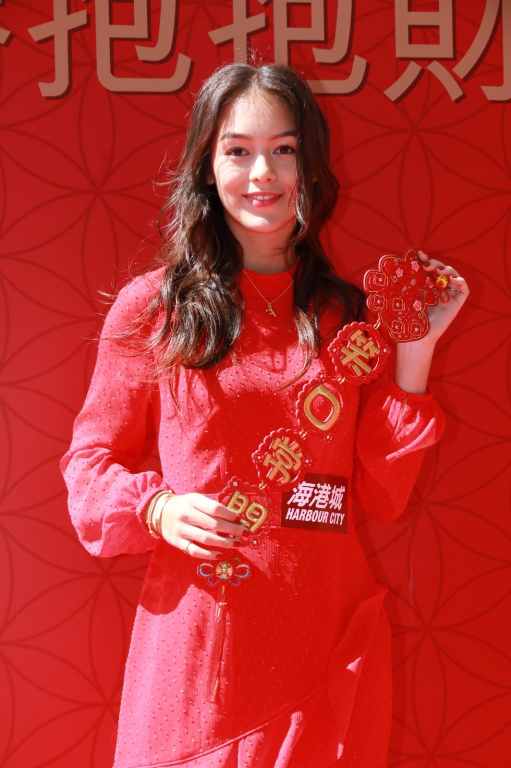 Angelababy師妹麥少瑜透露與潮人Kevin Poon拍拖近3年。