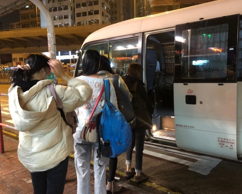 所有被捕女子現正被扣留調查，稍後將交由入境事務處跟進。 警方提供