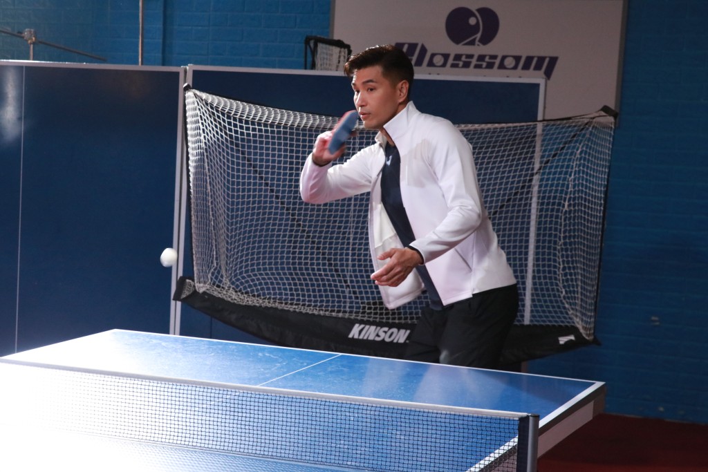 展鵬本身是前港隊乒乓球手。