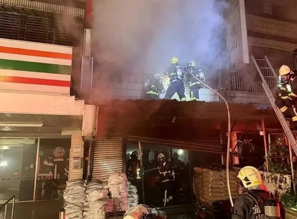 台宜蘭五金舖大火,一家六口四死亡。中時 台宜蘭五金舖大火,一家六口四死亡。中時