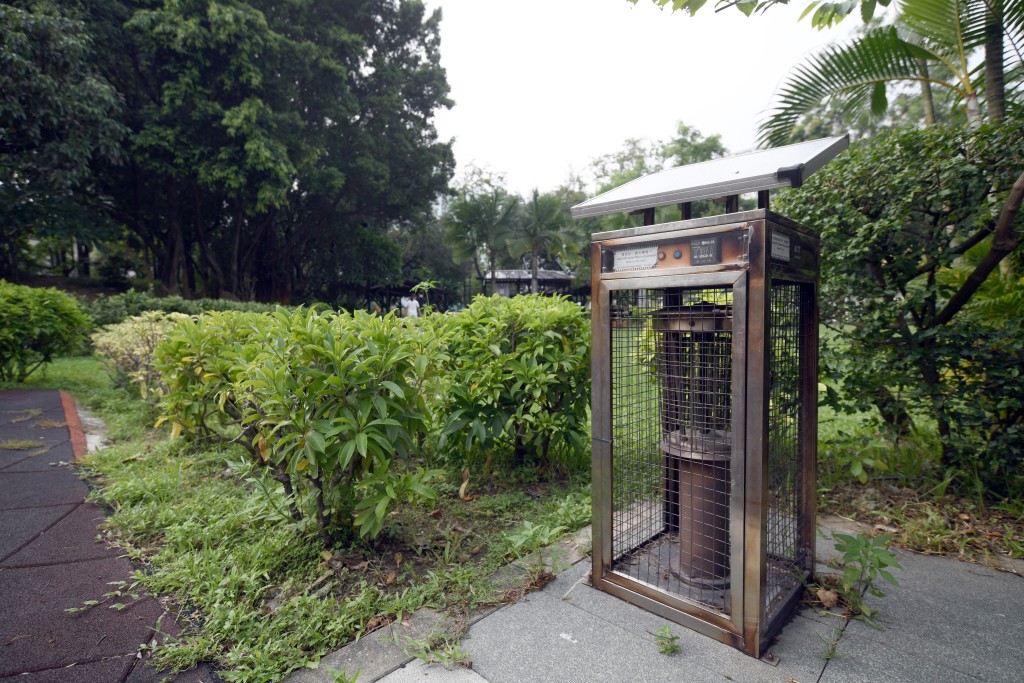 基孔肯雅熱肆虐,公園配備滅蚊器。資料圖片 基孔肯雅熱肆虐,公園配備滅蚊器。資料圖片