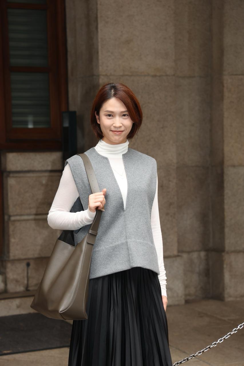 熱播劇《正義女神》拍攝7集番外篇,佘詩曼、周嘉洛、蔣祖曼(圖)、馬貫東等露面,在中環終審法院拍攝取景。 熱播劇《正義女神》拍攝7集番外篇,佘詩曼、周嘉洛、蔣祖曼(圖)、馬貫東等露面,在中環終審法院拍攝取景。