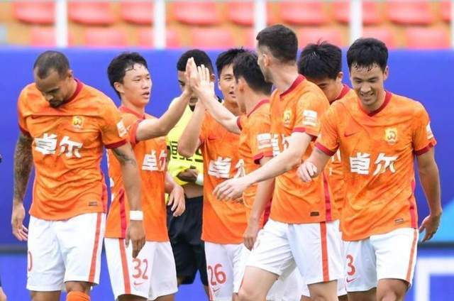 武漢長江足球宣布解散。