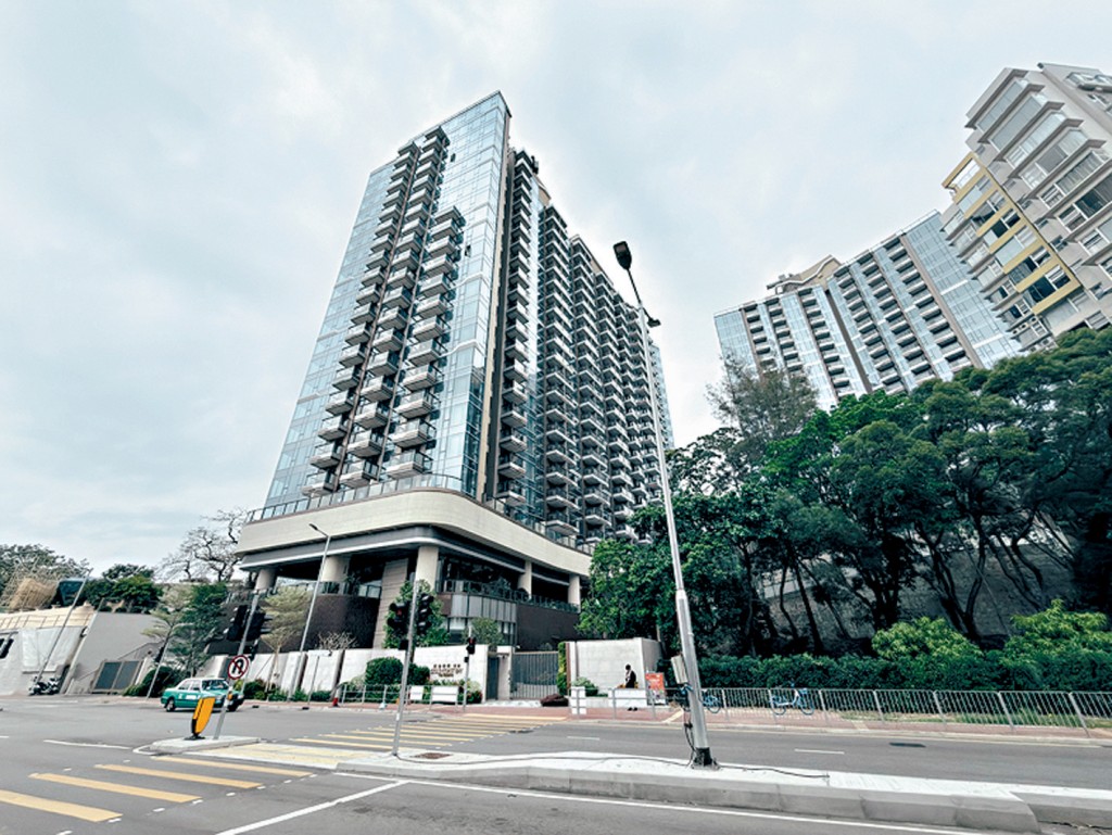 屯門青山灣段大型臨海新盤黃金海灣．意嵐，近期銷情持續理想，昨再沽2伙兩房單位。