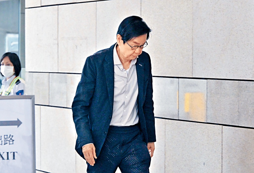 法官判刑時指，黃百鳴對香港電影業貢獻非凡，其年事已高、重犯機會低。